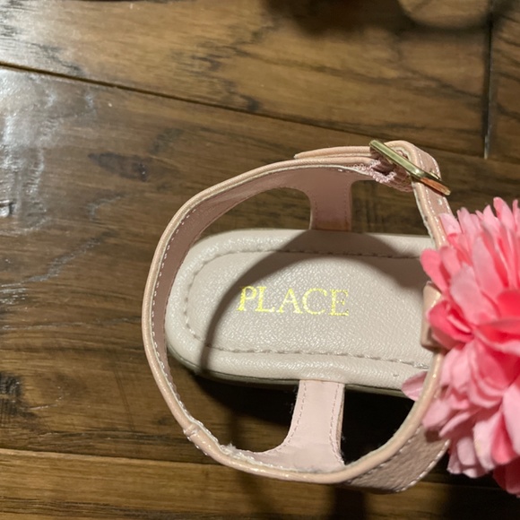 Kids pink flower 🌸 sandals size 13 - Picture 7 of 11